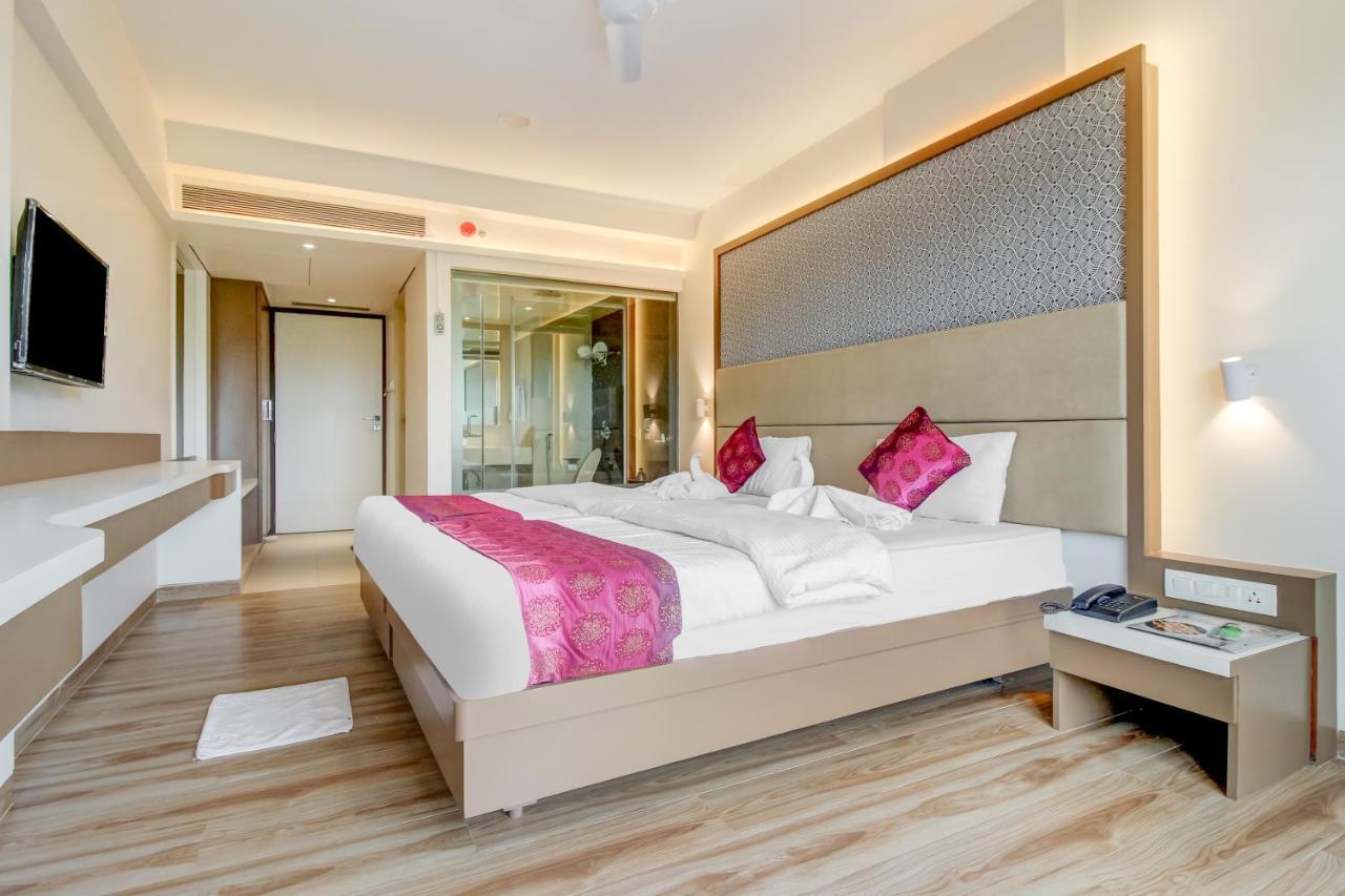 Hotel Grand Mookambika Navi Mumbai Zewnętrze zdjęcie