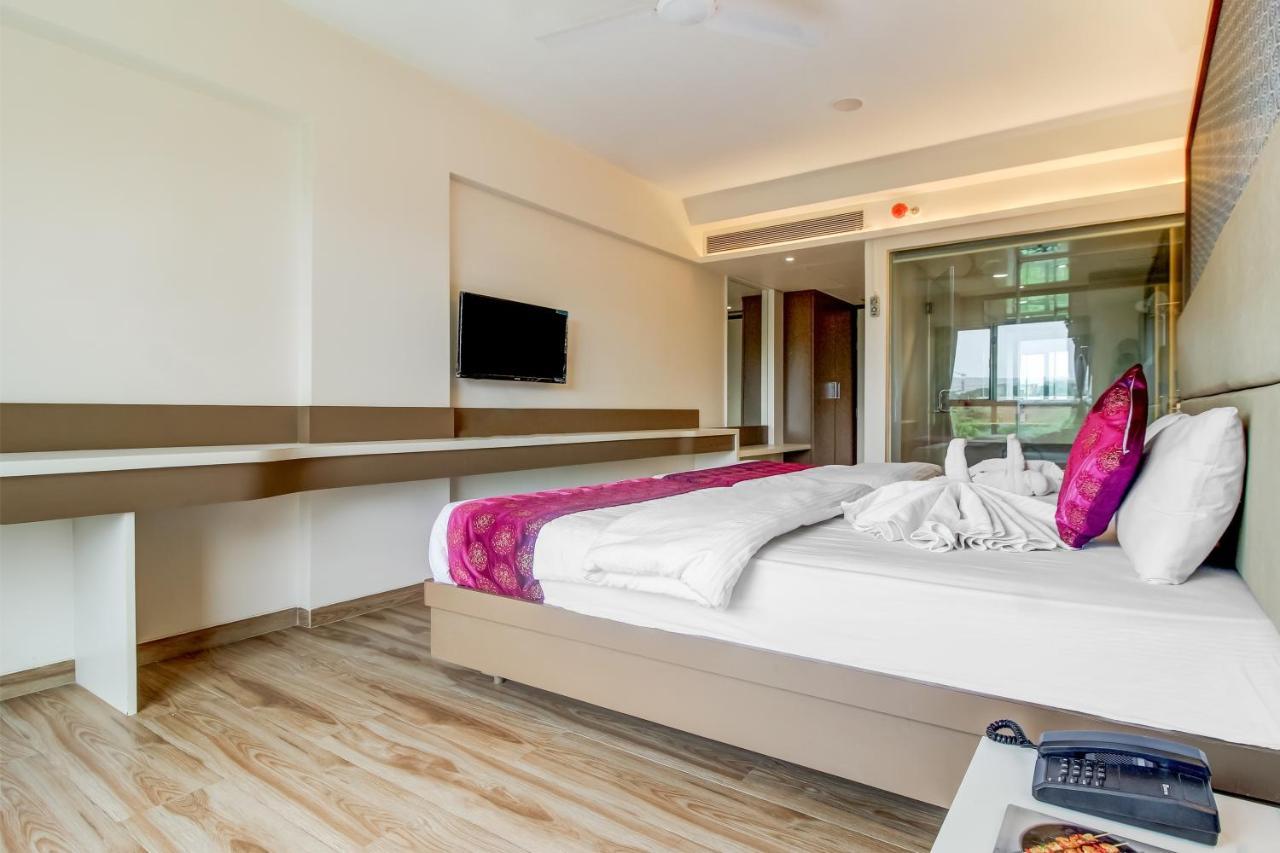 Hotel Grand Mookambika Navi Mumbai Zewnętrze zdjęcie