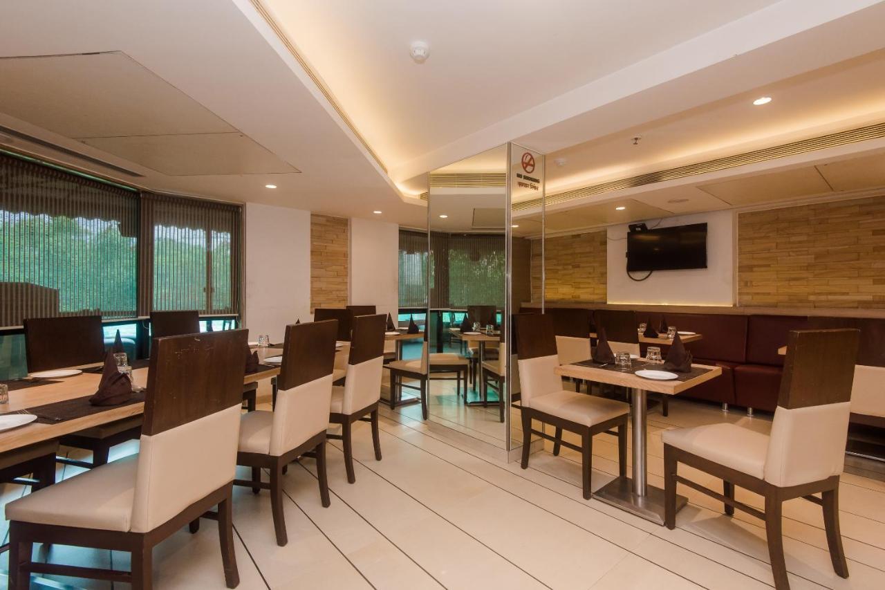 Hotel Grand Mookambika Navi Mumbai Zewnętrze zdjęcie
